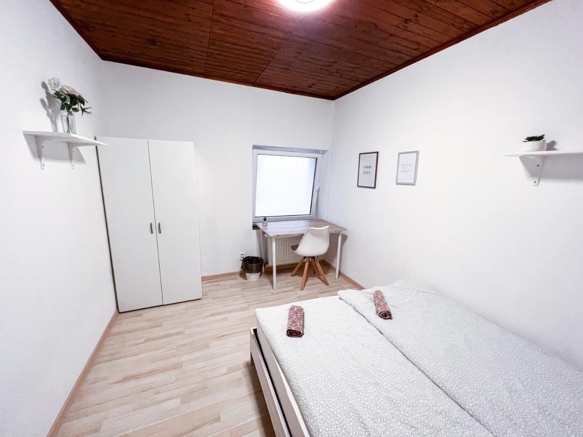 3 Apartments In 1 Location 布拉格 外观 照片