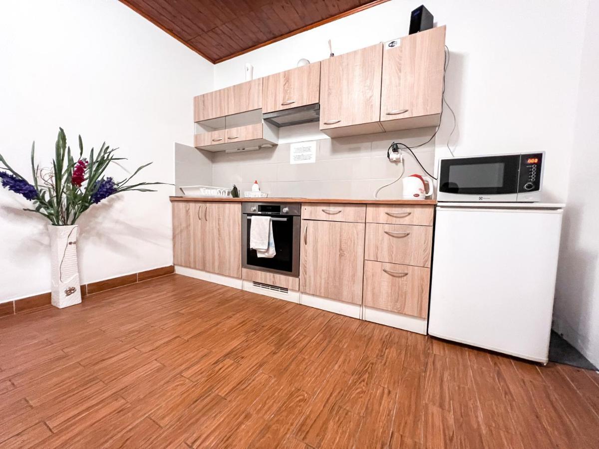 3 Apartments In 1 Location 布拉格 外观 照片