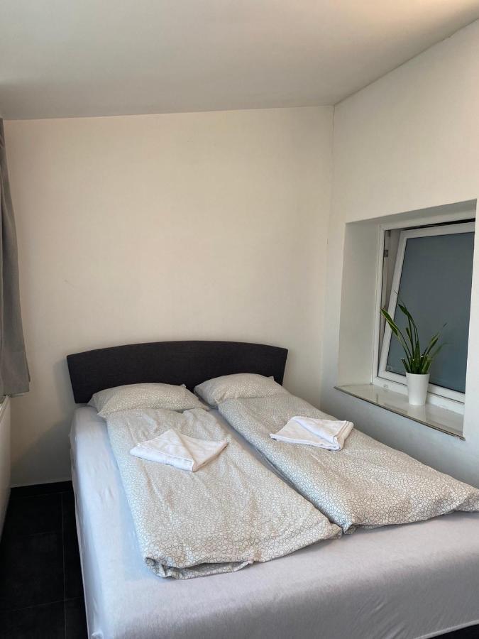 3 Apartments In 1 Location 布拉格 外观 照片