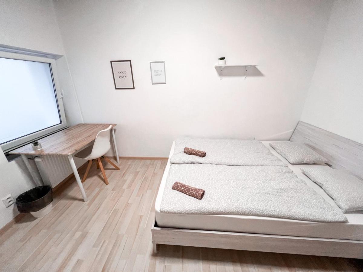 3 Apartments In 1 Location 布拉格 外观 照片